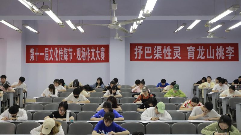 补光灯与常亮灯：一场被误解的照明博弈